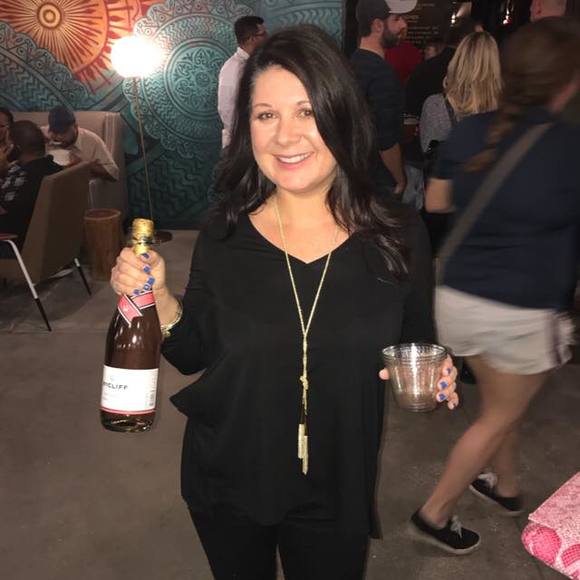 Meet your Posher, Odalis - Picture 1 of 1